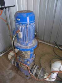 Centrifugal pump with motor